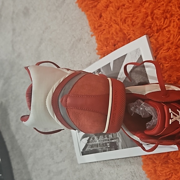 Louis Vuitton men sneakers! Red - Picture 3 of 6